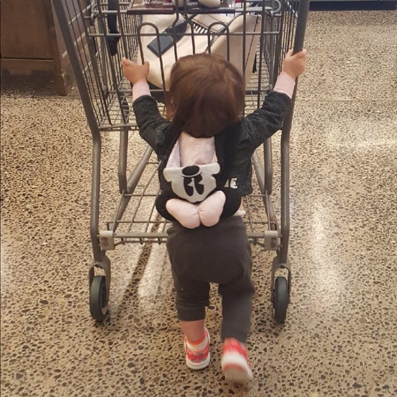 Meet your Posher, Elisabeth - Picture 2 of 2